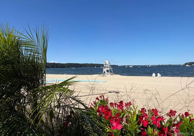 Photo 3 of Sale Pending at 182 School St, Oyster Bay, NY 11771 | MLS# 1048523 | Listing updated on 2026-10-07