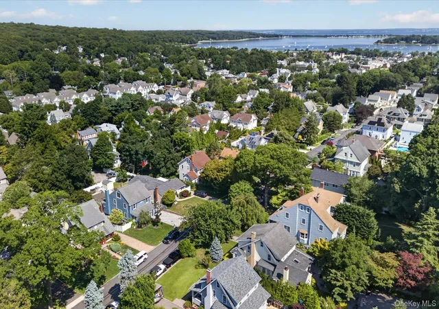 Photo 4 of Sale Pending at 182 School St, Oyster Bay, NY 11771 | MLS# 1048523 | Listing updated on 2026-10-07