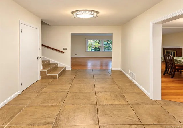 Photo 2 of Single family home for sale at 138 Edgecliff Ter, Yonkers, NY 10705 | MLS# 1048534 | Listing updated on 2026-10-13