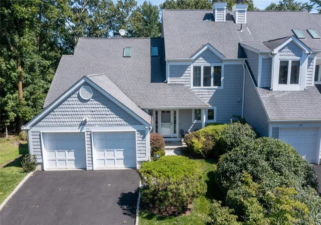 Photo 3 of Condo for sale at 24 Oakcrest Ln, Greenburgh, NY 10706 | MLS# 1048541 | Listing updated on 2026-10-04