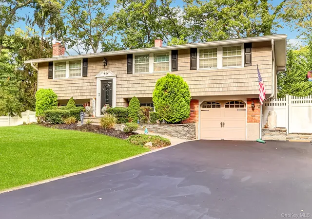 Photo 2 of Single family home for sale at 1 Cottontail Ln, Brookhaven, NY 11733 | MLS# 1048542 | Listing updated on 2026-09-28