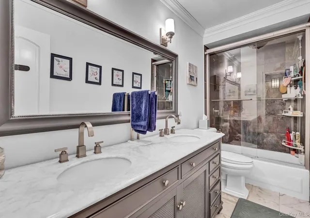 Photo 3 of Single family home for sale at 1 Cottontail Ln, Brookhaven, NY 11733 | MLS# 1048542 | Listing updated on 2026-09-19