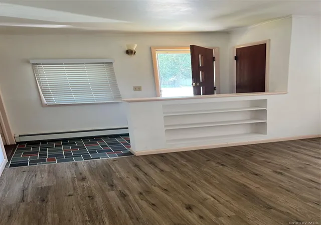 Photo 1 of Single family home for sale at 27 E Dorsey Ln, Hyde Park, NY 12601 | MLS# 1048545 | Listing updated on 2026-09-14