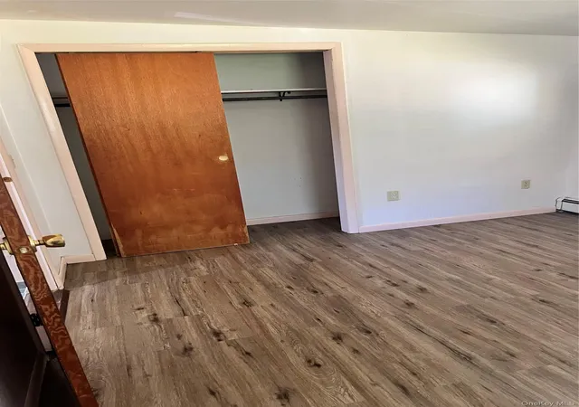 Photo 3 of Single family home for sale at 27 E Dorsey Ln, Hyde Park, NY 12601 | MLS# 1048545 | Listing updated on 2026-09-14