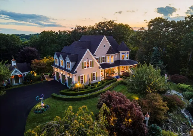 Photo 1 of Single family home for sale at 40 Sprucetop Dr, Carmel, NY 10541 | MLS# 1048560 | Listing updated on 2026-09-17