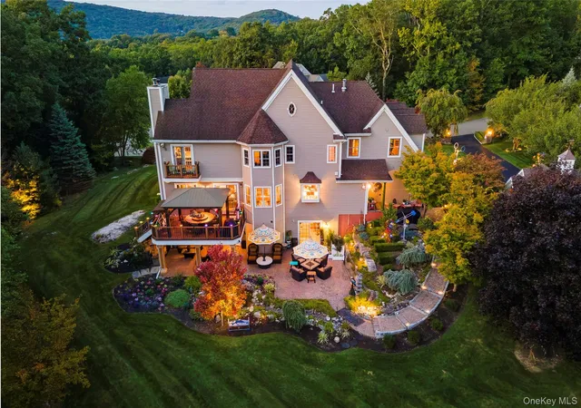 Photo 3 of Single family home for sale at 40 Sprucetop Dr, Carmel, NY 10541 | MLS# 1048560 | Listing updated on 2026-09-17