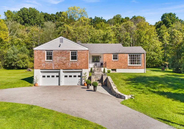 Photo 3 of Sale Pending at 14 Lake Rd, Somers, NY 10536 | MLS# 1048581 | Listing updated on 2026-10-06