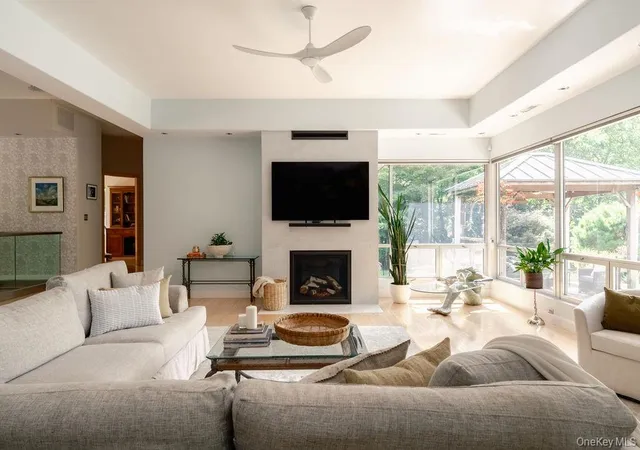 Photo 4 of Single family home for sale at 8 Sarah Ct, Red Hook, NY 12572 | MLS# 1048583 | Listing updated on 2026-10-06