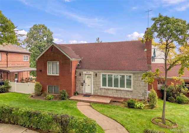 Photo 2 of Single family home for sale at 186 35 80th Drive, New York, NY 11432 | MLS# 1048592 | Listing updated on 2026-10-08