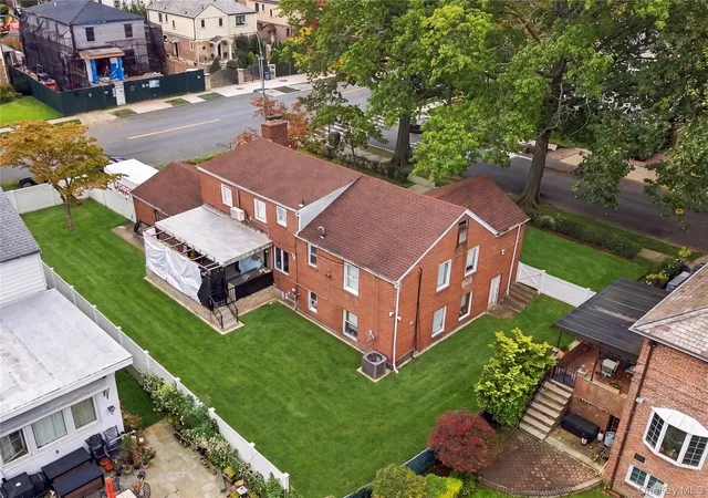 Photo 3 of Single family home for sale at 186 35 80th Drive, New York, NY 11432 | MLS# 1048592 | Listing updated on 2026-10-08