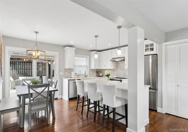 Photo 2 of Sale Pending at 24 Essen Pl, Oyster Bay, NY 11714 | MLS# 1048613 | Listing updated on 2026-10-08