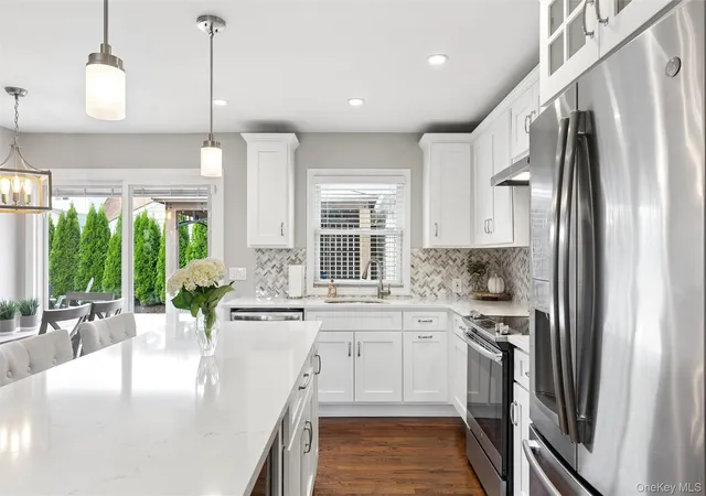Photo 3 of Sale Pending at 24 Essen Pl, Oyster Bay, NY 11714 | MLS# 1048613 | Listing updated on 2026-10-08