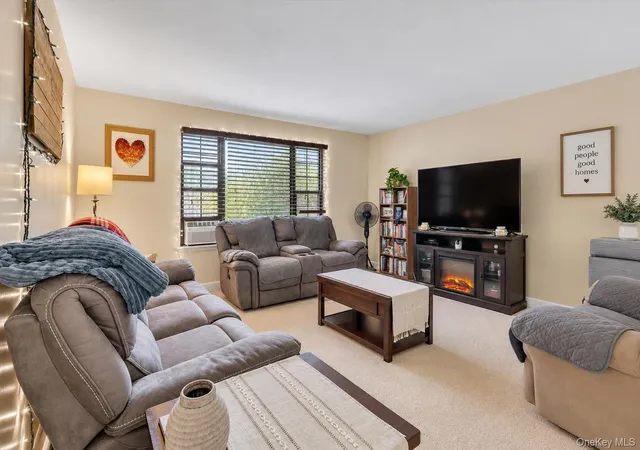 Photo 4 of Single family home for sale at 1045 Park Ave, Huntington, NY 11743 | MLS# 1048632 | Listing updated on 2026-09-23