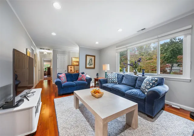 Photo 4 of Single family home for sale at 15 Garlen Rd, Bedford, NY 10536 | MLS# 1048635 | Listing updated on 2026-10-04