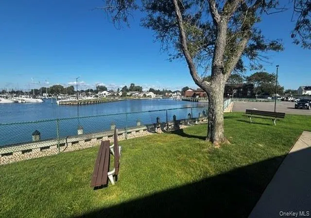 Photo 4 of Condo for sale at 331 Mariners Way, Babylon, NY 11726 | MLS# 1048637 | Listing updated on 2026-09-23