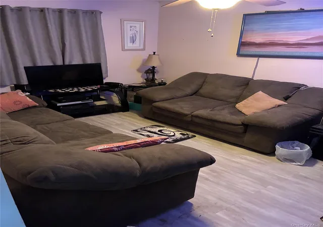 Photo 3 of Single family home for sale at 254 Auborn Ave, Brookhaven, NY 11967 | MLS# 1048640 | Listing updated on 2026-09-17