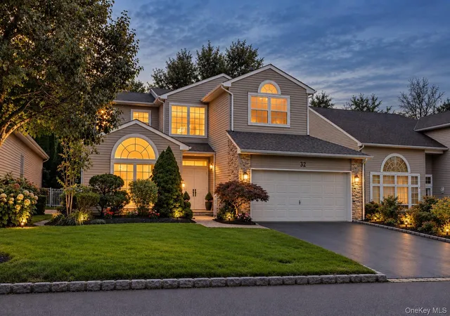 Photo 1 of Single family home for sale at 32 Hamlet Dr, Islip, NY 11788 | MLS# 1048645 | Listing updated on 2026-10-08