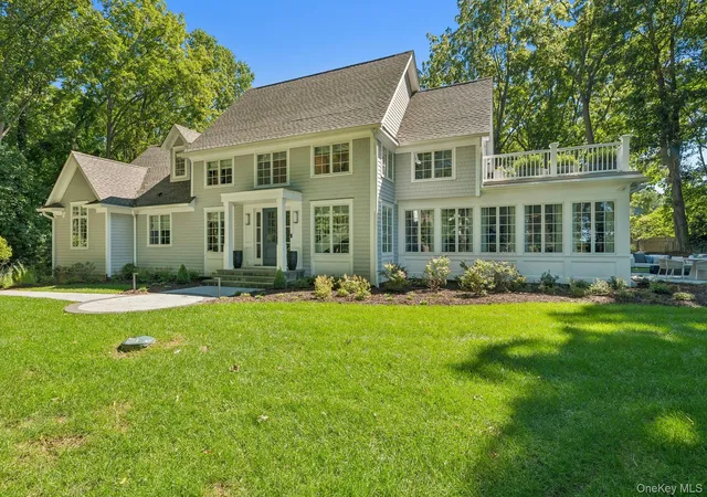 Photo 1 of Sale Pending at 31 Thompson Ln, Smithtown, NY 11780 | MLS# 1048653 | Listing updated on 2026-09-21