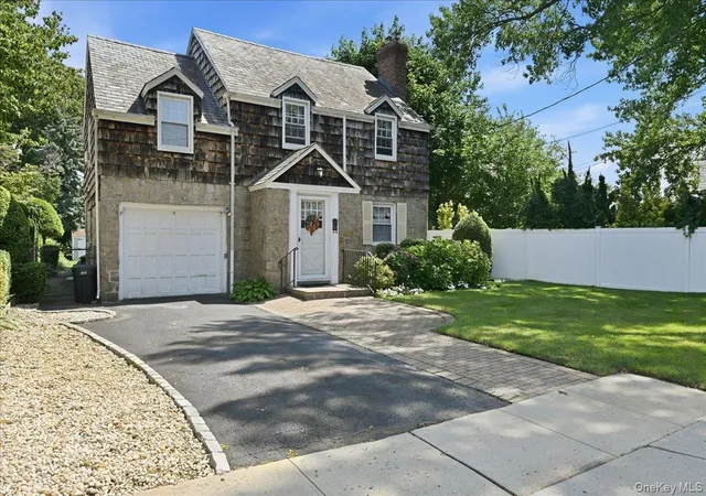 Photo 2 of Single family home for sale at 15 May Ct, Hempstead, NY 11570 | MLS# 1048654 | Listing updated on 2026-10-08