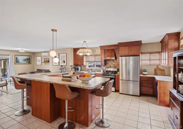Photo 2 of Single family home for sale at 547 Sunnybrook Dr, Hempstead, NY 11572 | MLS# 1048688 | Listing updated on 2026-10-08