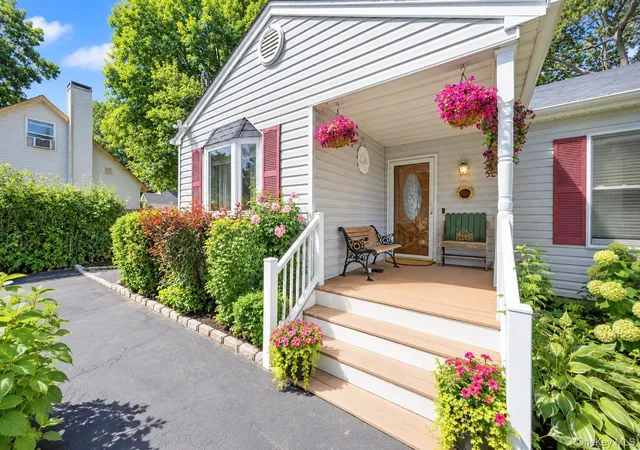 Photo 1 of Sale Pending at 115 Colin Dr, Brookhaven, NY 11967 | MLS# 1048699 | Listing updated on 2026-09-25