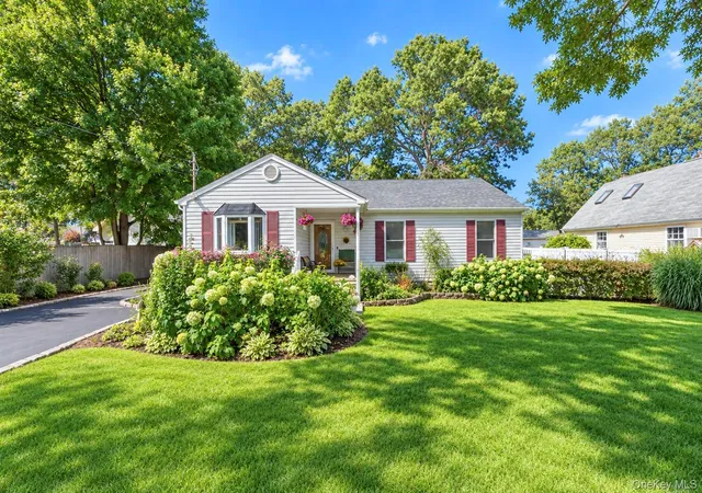 Photo 3 of Sale Pending at 115 Colin Dr, Brookhaven, NY 11967 | MLS# 1048699 | Listing updated on 2026-09-25