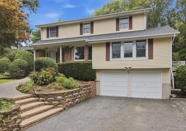 Photo 1 of Sale Pending at 18 White Deer Ct, Huntington, NY 11743 | MLS# 1048704 | Listing updated on 2026-10-11