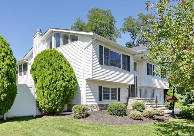 Photo 3 of Sale Pending at 263 Old Haverstraw Rd, Clarkstown, NY 10920 | MLS# 1048717 | Listing updated on 2026-10-01