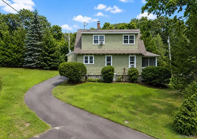 Photo 2 of Single family home for sale at 309 Church Ln, Riverhead, NY 11931 | MLS# 1048719 | Listing updated on 2026-10-03