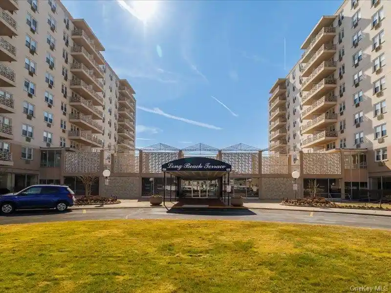 Listing Photo 2 - Condo for sale in 450 Shore located at 450 Shore, Hempstead, NY 11561 - Unit #6L