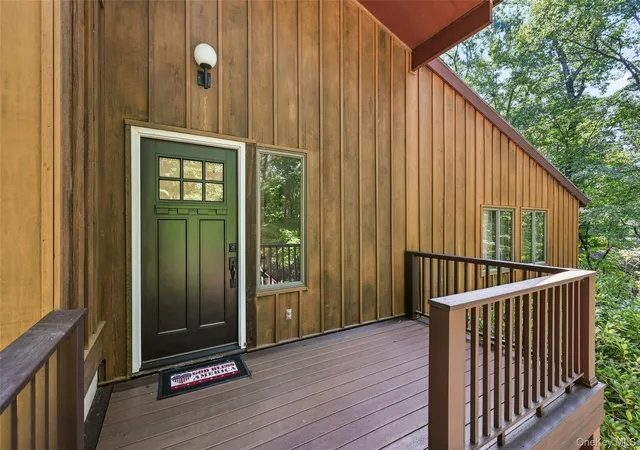 Photo 2 of Single family home for sale at 90 Highland Ave, Marlboro, NY 12542 | MLS# 1048731 | Listing updated on 2026-09-30