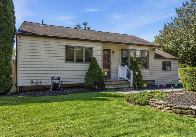 Photo 1 of Single family home for sale at 78 Little Plains Rd, Huntington, NY 11743 | MLS# 1048733 | Listing updated on 2026-10-01