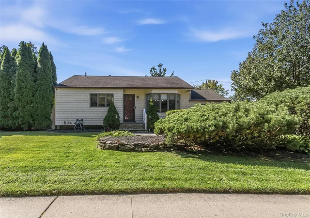 Photo 2 of Single family home for sale at 78 Little Plains Rd, Huntington, NY 11743 | MLS# 1048733 | Listing updated on 2026-10-01
