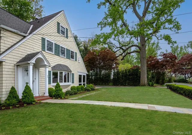 Photo 2 of Sale Pending at 62 Summit Ave, Eastchester, NY 10708 | MLS# 1048742 | Listing updated on 2026-09-22