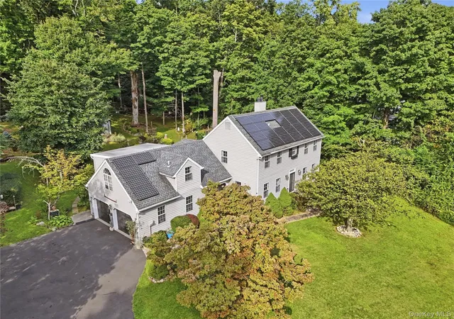 Photo 2 of Single family home for sale at 40 Apple Hl Dr, Cortlandt, NY 10567 | MLS# 1048744 | Listing updated on 2026-10-07