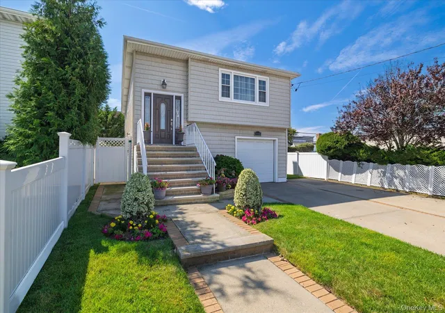 Photo 2 of Single family home for sale at 1985 Park St, Hempstead, NY 11509 | MLS# 1048755 | Listing updated on 2026-10-07