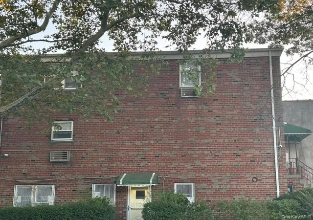 Photo 2 of Multi family home for sale at 1038 Neill Ave, New York, NY 10461 | MLS# 1048762 | Listing updated on 2026-09-17