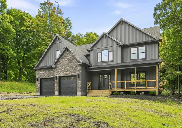 Photo 2 of Single family home for sale at 4 Cherry Hl Rd, Cornwall, NY 12518 | MLS# 1048771 | Listing updated on 2026-10-07