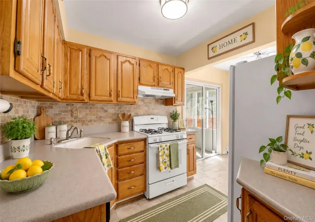 Photo 3 of Single family home for sale at 54 Sullivan Rd, Oyster Bay, NY 11735 | MLS# 1048788 | Listing updated on 2026-09-13