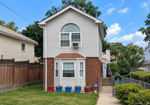 Photo 1 of Single family home for sale at 3287 Radio Dr, New York, NY 10465 | MLS# 1048792 | Listing updated on 2026-09-14