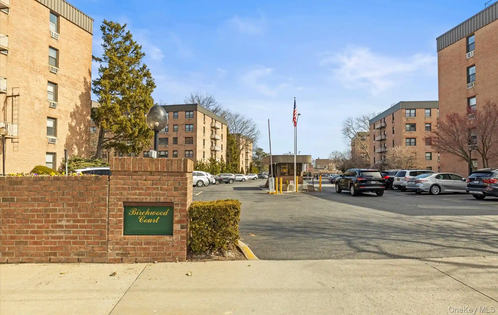 Listing Photo 39 - Condo for sale in 4 Birchwood Ct located at 4 Birchwood Ct, Hempstead, NY 11030 - Unit #4G