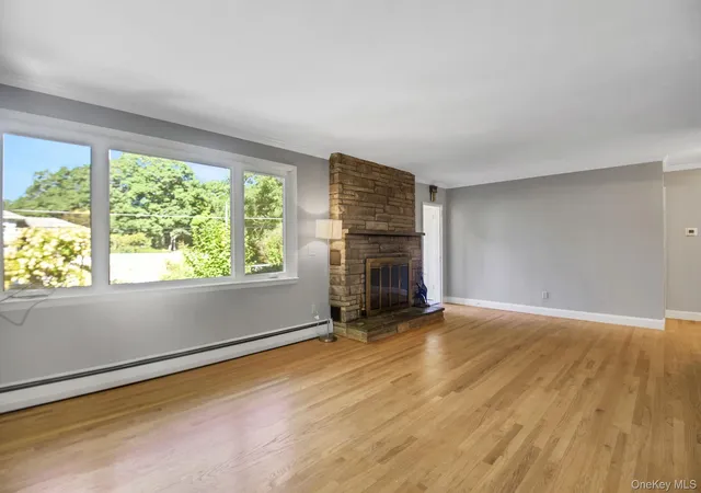 Photo 3 of Single family home for sale at 6 Arbutus St, Putnam Valley, NY 10579 | MLS# 1048801 | Listing updated on 2026-09-13