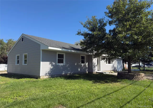 Photo 2 of Single family home for sale at 21 Astoria Rd, Brookhaven, NY 11951 | MLS# 1048803 | Listing updated on 2026-10-08