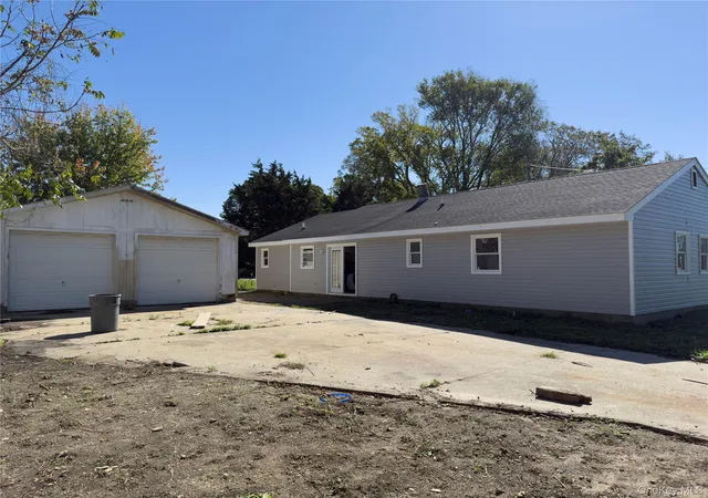 Photo 3 of Single family home for sale at 21 Astoria Rd, Brookhaven, NY 11951 | MLS# 1048803 | Listing updated on 2026-10-08