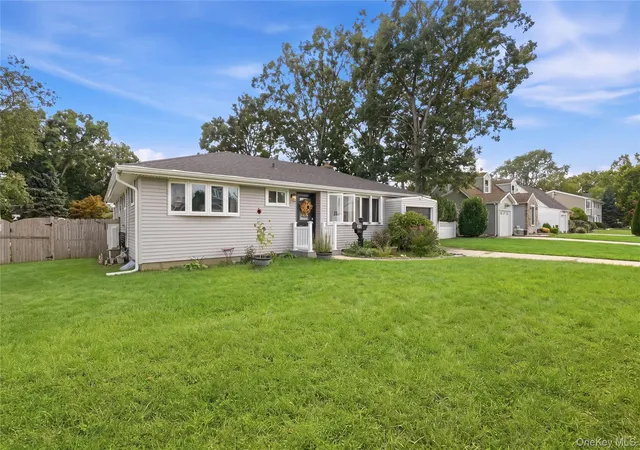 Photo 2 of Sale Pending at 222 Jerusalem Ave, Oyster Bay, NY 11758 | MLS# 1048809 | Listing updated on 2026-10-06