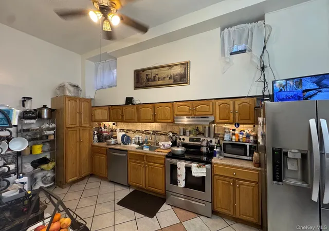 Photo 3 of House for sale at 643 Baker Ave, New York, NY 10460 | MLS# 1048812 | Listing updated on 2026-10-01