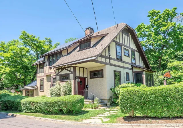 Single family home for sale at 230 Littleworth Ln, Oyster Bay, NY 11579 | MLS# 1048833