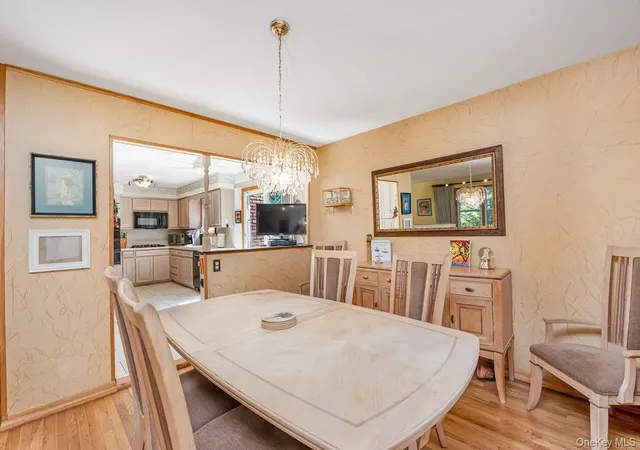 Photo 4 of Single family home for sale at 16 Wendy Ln, Huntington, NY 11731 | MLS# 1048838 | Listing updated on 2026-10-07