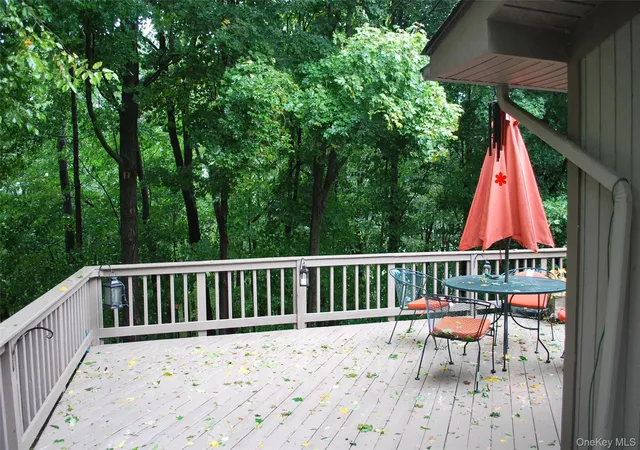 Photo 2 of Single family home for sale at 7 Abbey Rd, Warwick (town), NY 10990 | MLS# 1048848 | Listing updated on 2026-10-07
