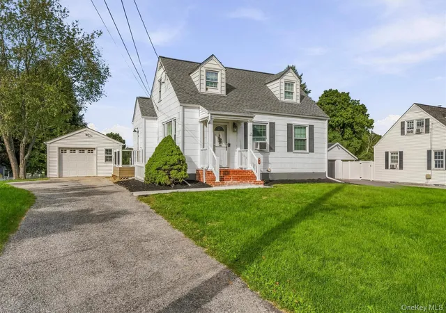 Photo 1 of Single family home for sale at 3 Kinderhook Dr, Poughkeepsie (town), NY 12603 | MLS# 1048856 | Listing updated on 2026-09-12
